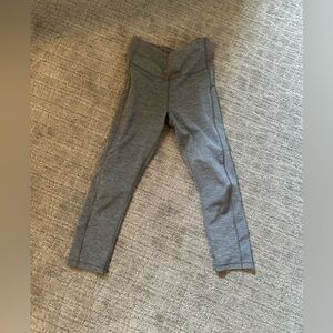 Like New Athleta Ultimate Stash Pocket Capri High Rise Leggings